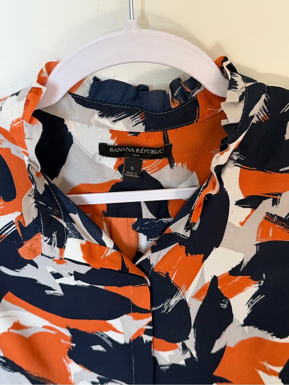 Banana Republic Sleeveless  Button Down Blouse - Picture 3 of 5